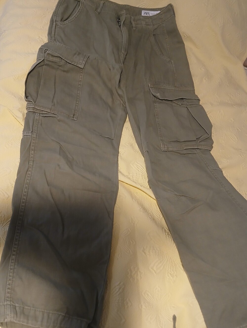 Zara Men's Olive Green Cargo Pants with Utility Pockets